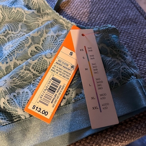 NWT Colsie Women’s Lace Bralette - Picture 3 of 3